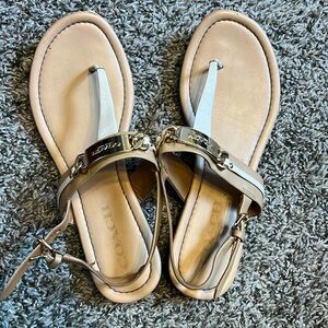 Coach Caterine Thong Sandals Size 7 Tan, Cream, and Gold